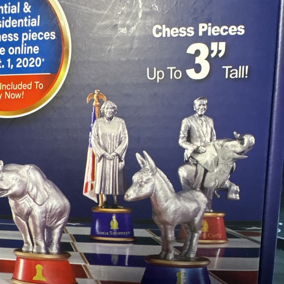 RARE COMPLETE 2020 Election Battle for White House Chess Set Trump Biden Kamala - Picture 4 of 11